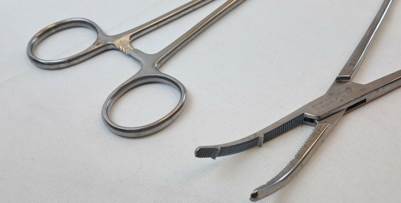 KLS MARTIN 1361521 Lot of 2 Heaney Hysterectomy Forceps / Clamp 8-1/2in. — photo 4