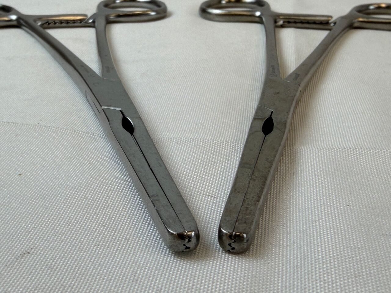 CODMAN 37-1520 Masterson Hysterectomy Forcep Straight 2x3 Teeth 9" — photo 6