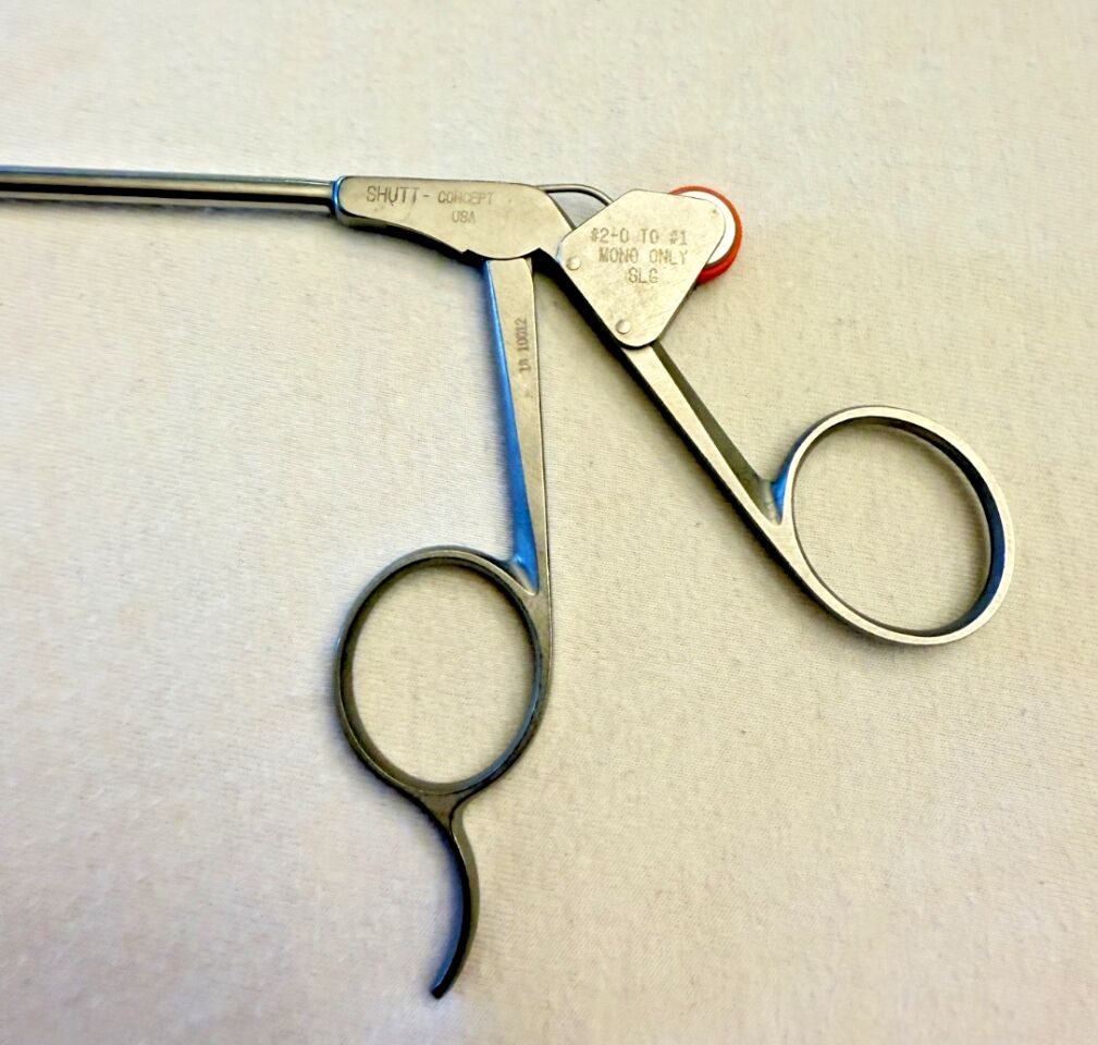 CONMED LINVATEC 18.1009 Schutt 4.0 mm Slotted Suture Punch, Right — photo 2