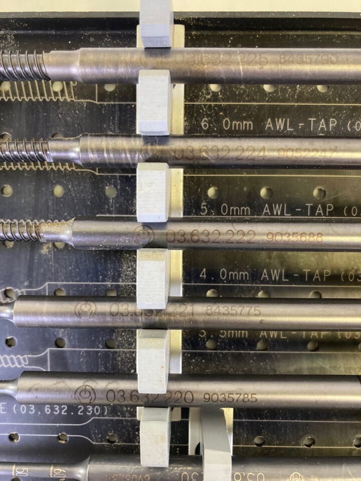 SYNTHES Custom — photo 6
