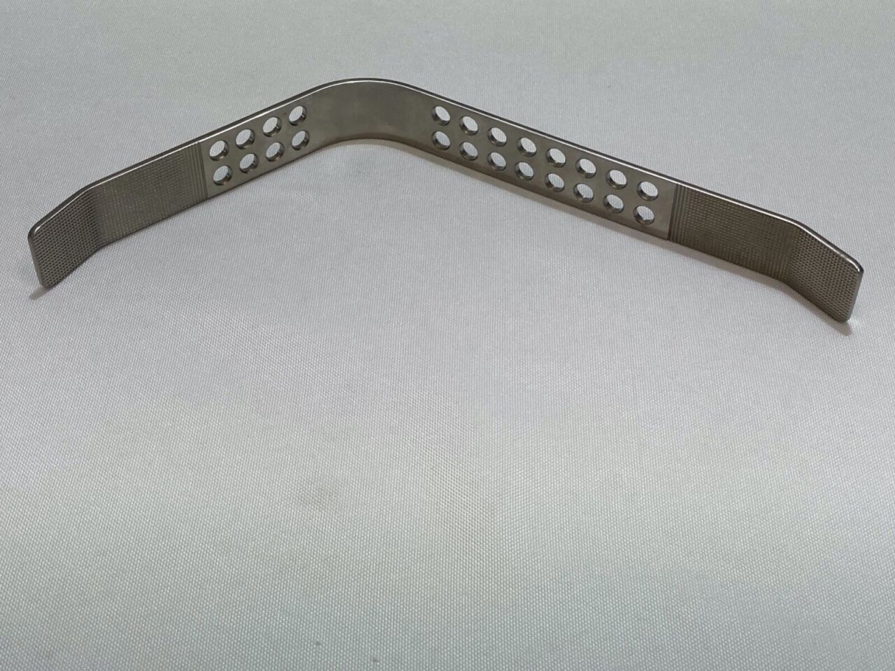 V. MUELLER SU10322 SU10321 SU10320 Perforated Angled Retractors Ortho — photo 5