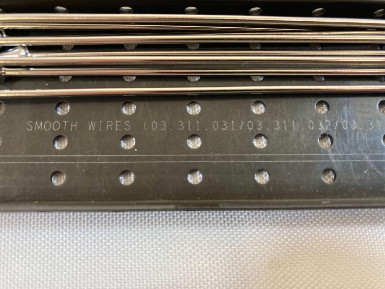 SYNTHES CASE w/ 2.0mm Smooth   Reduction Wires 304.457 — photo 4
