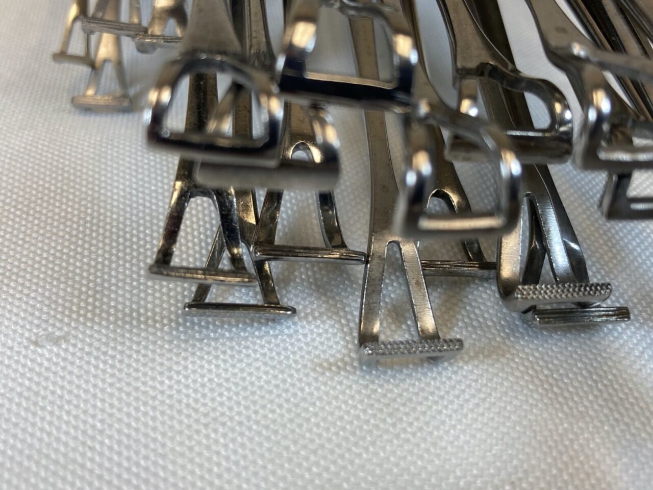 CODMAN Set of 14 Babcock Tissue Forceps w/ Stringer 6"-10" German Stainless — photo 8