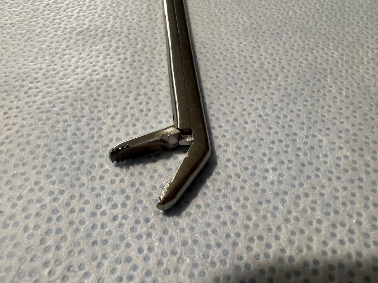 DEPUY 2027-16-104 TLIF 4mm Angled Pituitary Rongeur — photo 3