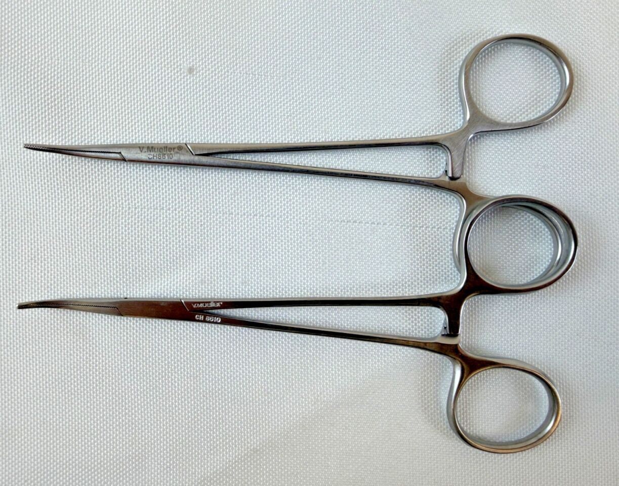 V. MUELLER CH8610 Jacobson Mosquito Forceps Delicate Curved Serrated 5" Pair