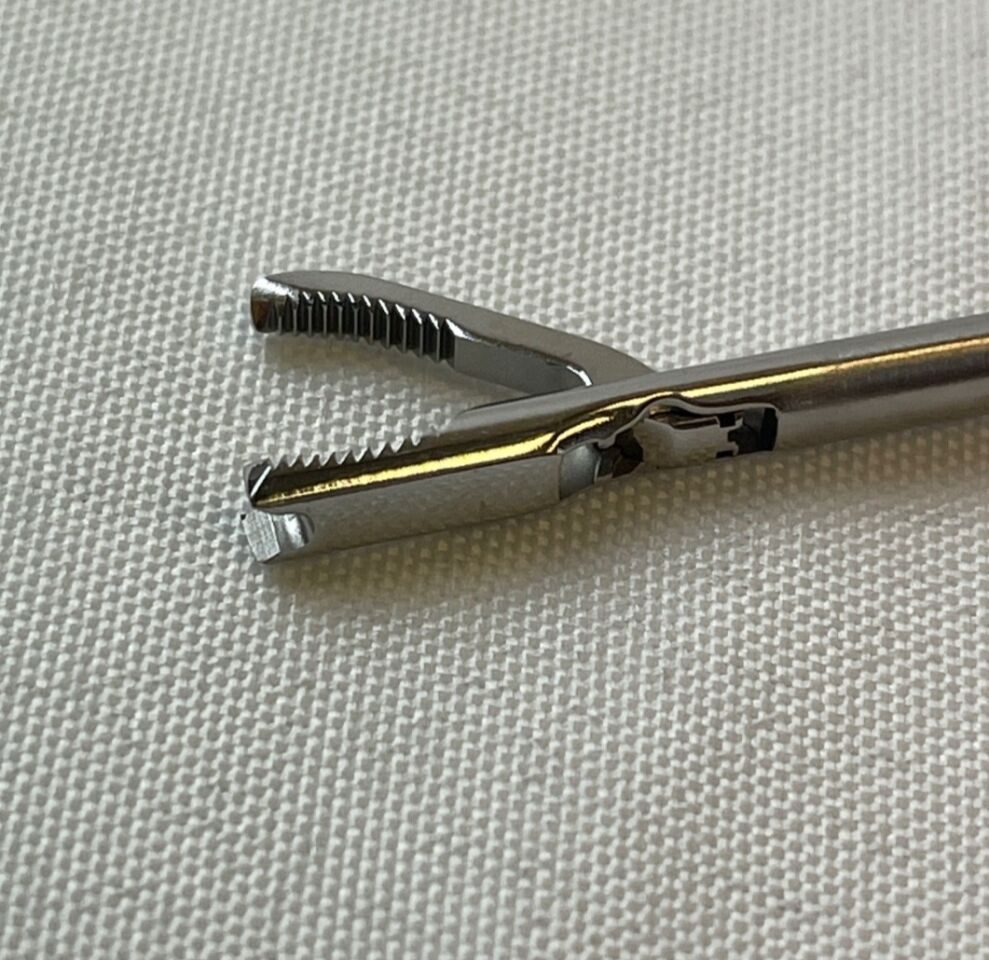 SMITH & NEPHEW 7207731 Acufex Hip Length Slidelock Pitbull Grasper — photo 4