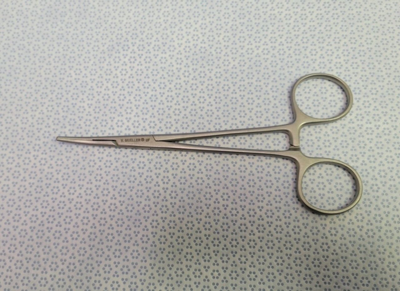 V. MUELLER SU2712 Providence Artery Forceps 5 1/2" Curved — photo 1