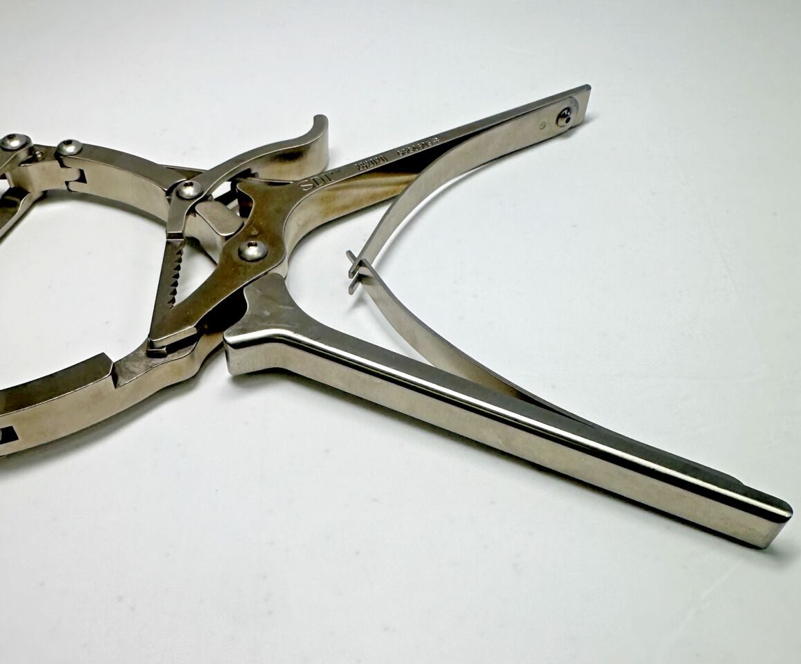 STRYKER 282020 Surgical Dynamics Self Retaining Compressor Spinal — photo 4