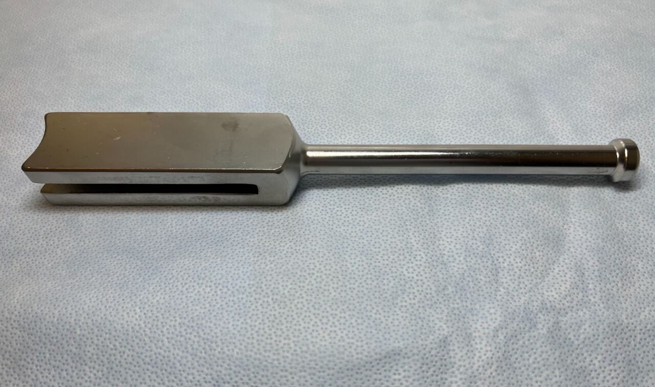 SYNTHES 332.2 Slotted Hammer — photo 5