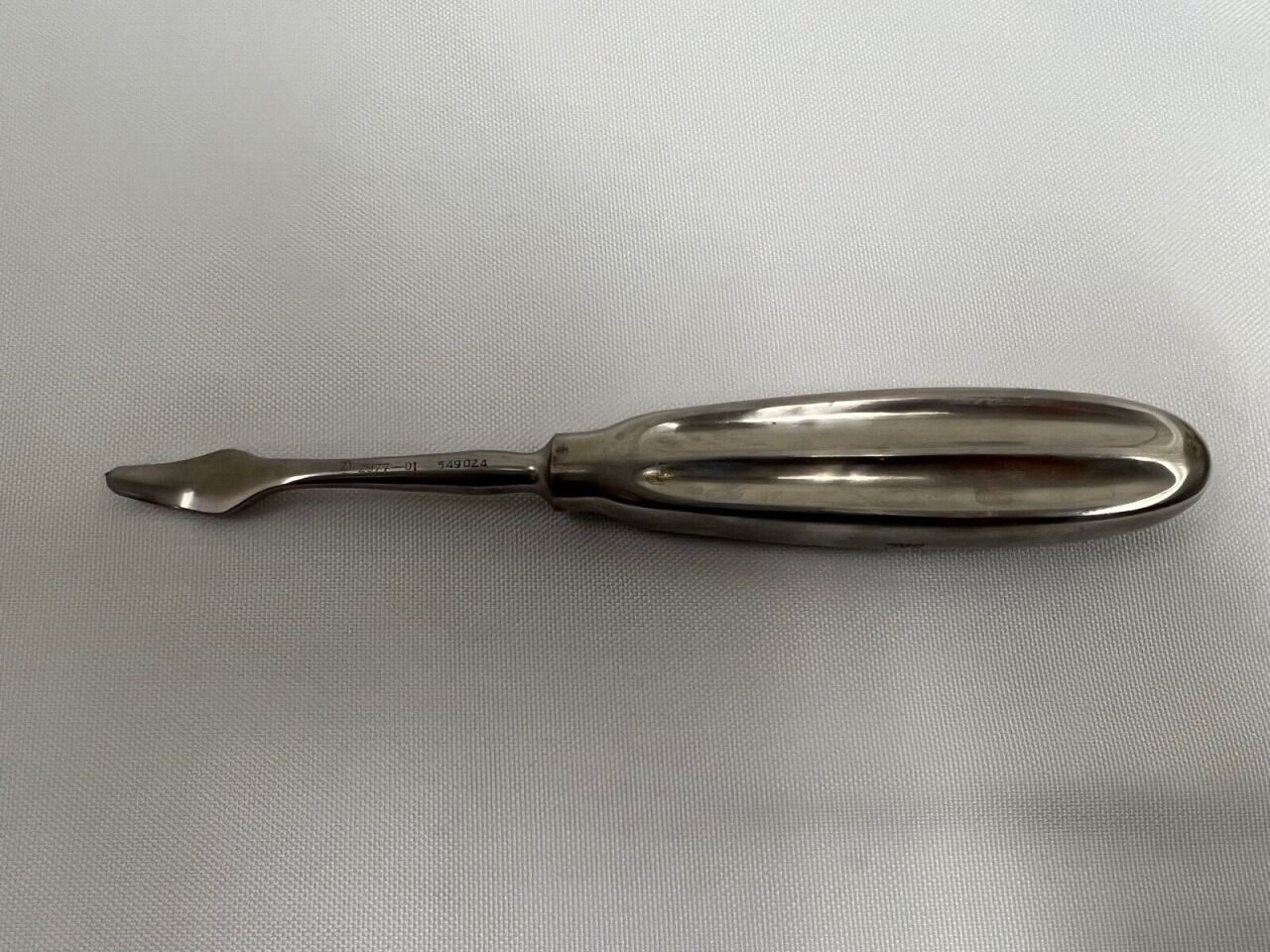ZIMMER 2977-01 Chandler Elevator, Blade 13mm, Tip 22mm, WL 19cm