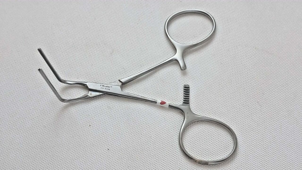 V. MUELLER CH 6098 DeBakey Ring-Handled Bulldog Clamp 3.75" — photo 2