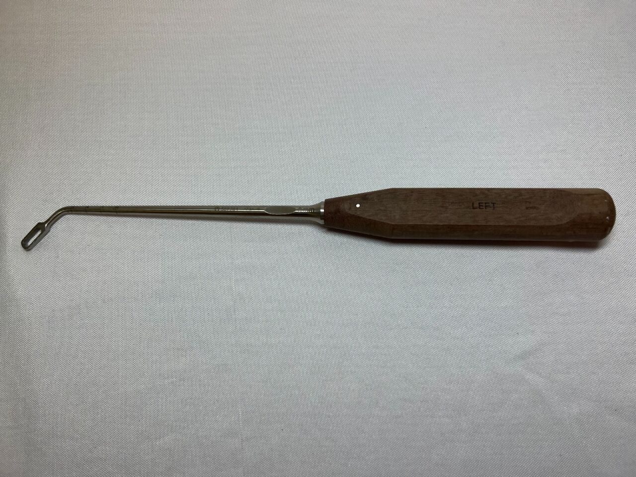 SYNTHES 389.284 Angled T-PLIF Rectangular Curette 8mm — photo 4