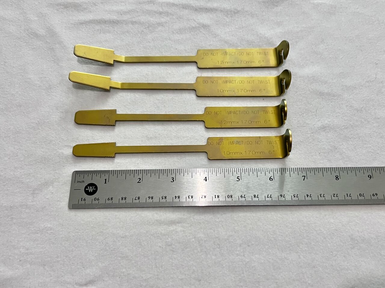 SYNTHES Various ProDisc L-Struts Straight   Angled — photo 3