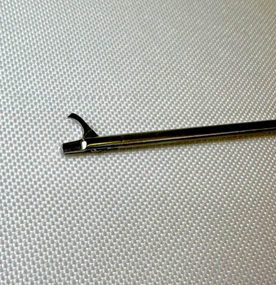 LINVATEC - SHUTT 2.10011 Arthroscopic Micro-Scissors 2.7mm STR — photo 5