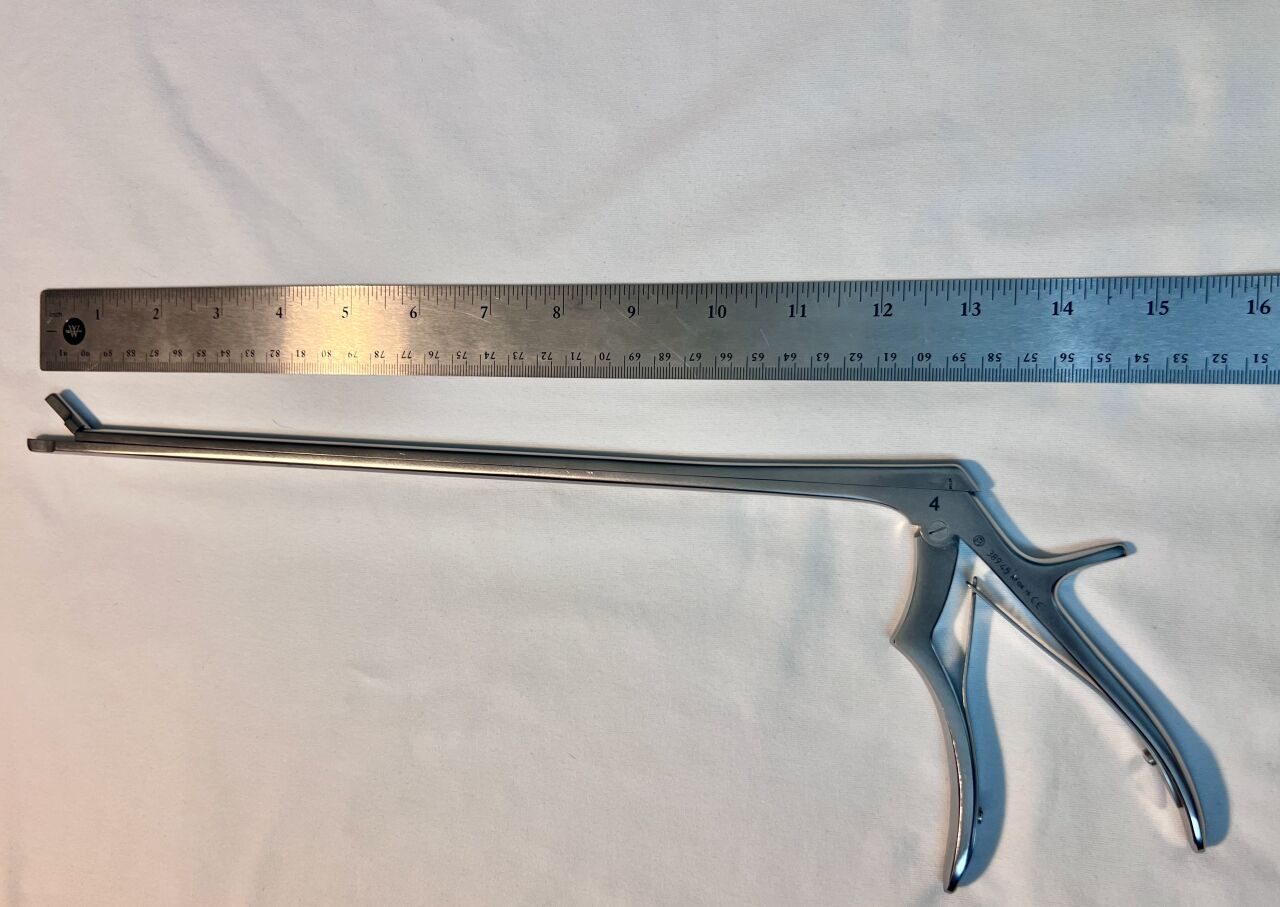 SYNTHES 389.45 Double-Action Spinal Disc Rongeur w/ Teeth 4mm Up-Bite 33cm — photo 3