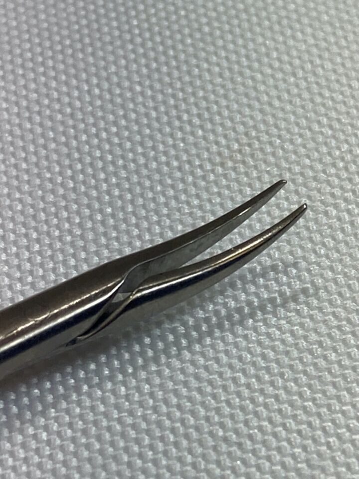 BIOVER MI8013 Titanium Micro Needle Holder 0.4mm Curved Tip 180mm — photo 4