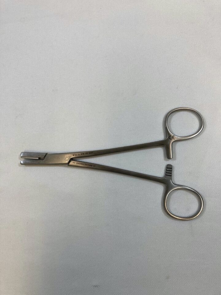 K MEDIC TELEFLEX KM46637 Straight Pulling 5.4mm Forceps — photo 6