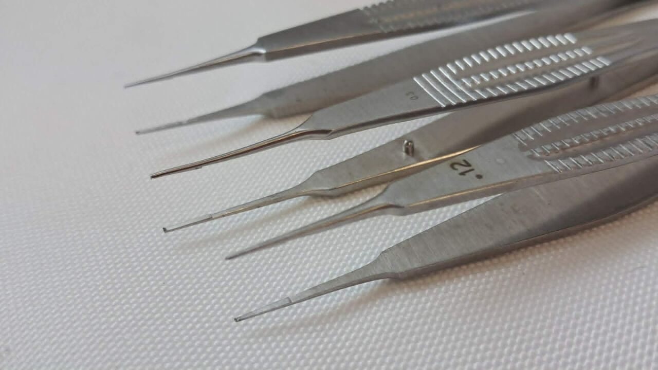 V. MUELLER OP3308-001 & OP3308-002 Castroviejo Corneal Suturing Forceps Set — photo 3