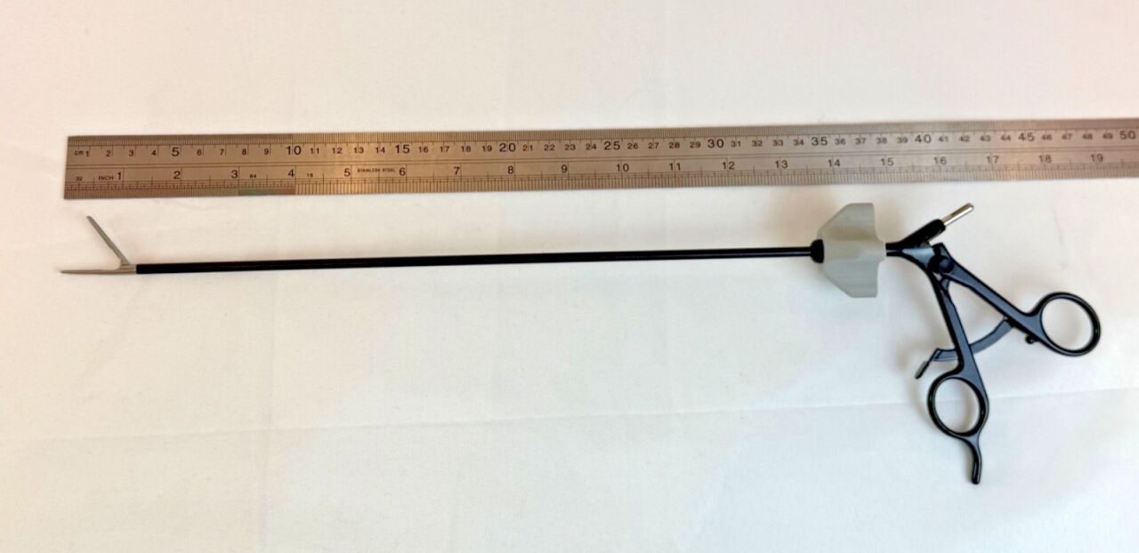AESCULAP PO736R Laparoscopic 5mm x 31cm Ratcheting Monopolar Fenestrated Grasper — photo 8
