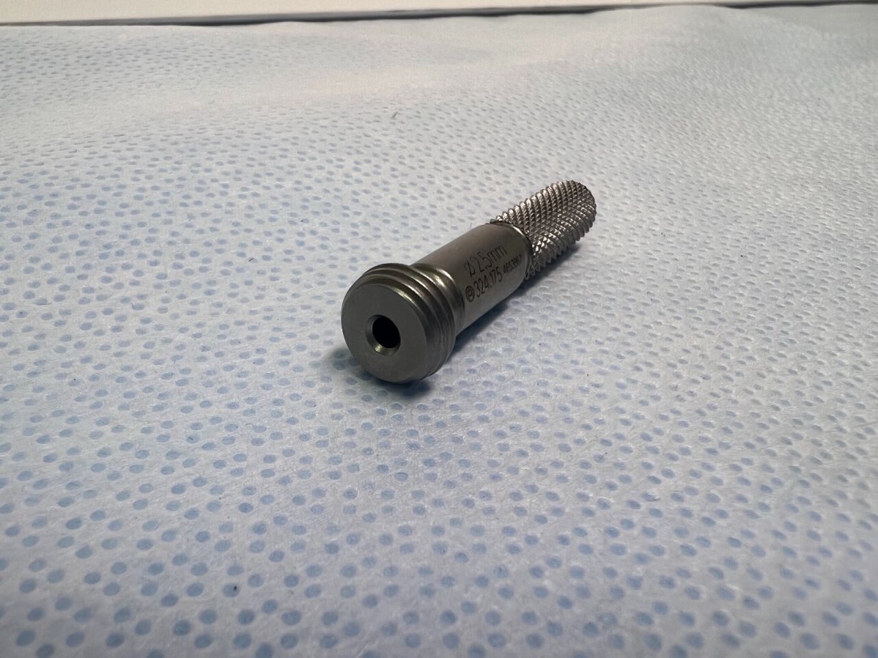 SYNTHES 324.175 Wire Guide — photo 3