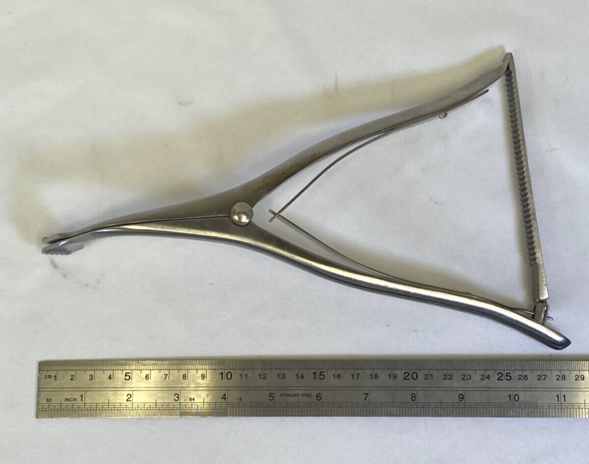 KOROS Custom 11" Surgical Lamina Spreader w/ Teeth Ratchet — photo 8