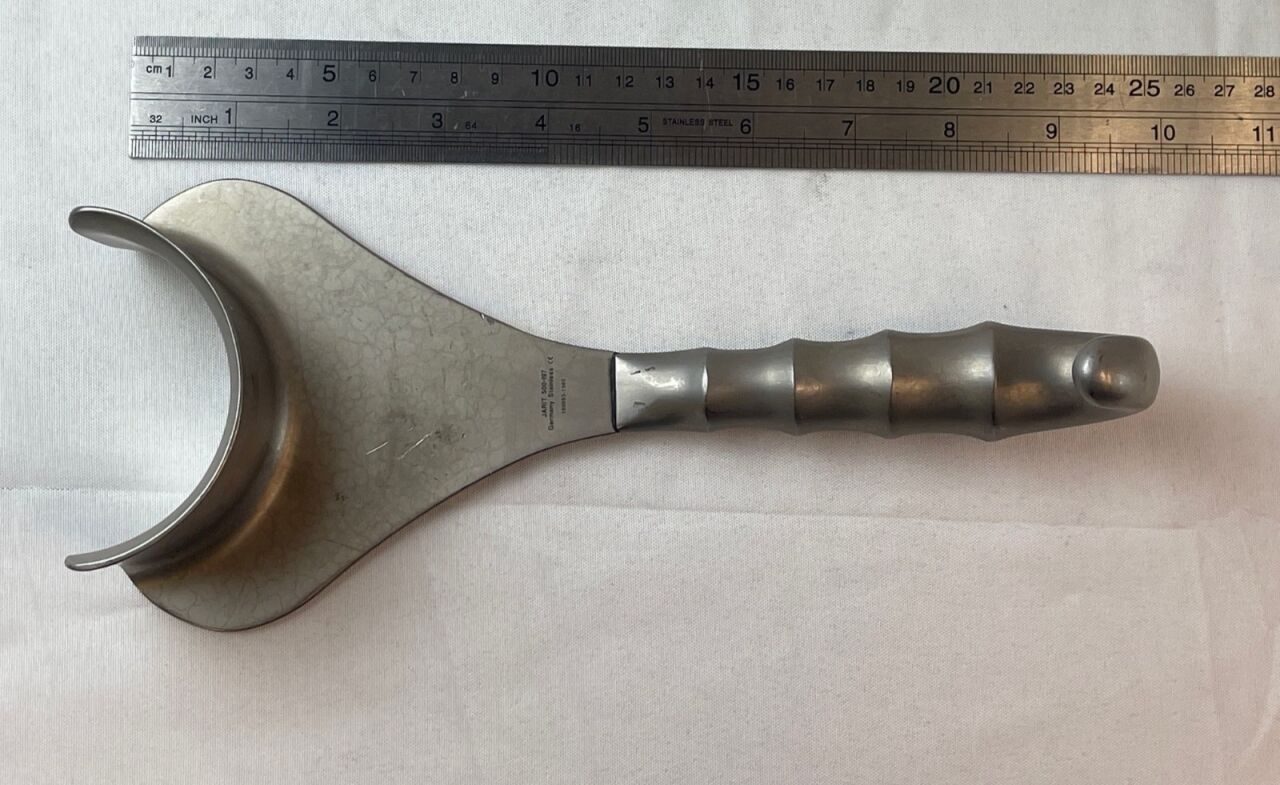 INTEGRA 500-197 DeLee Universal Retractor L: 9.5" 2 1/8" x 3" Deep Blade — photo 9