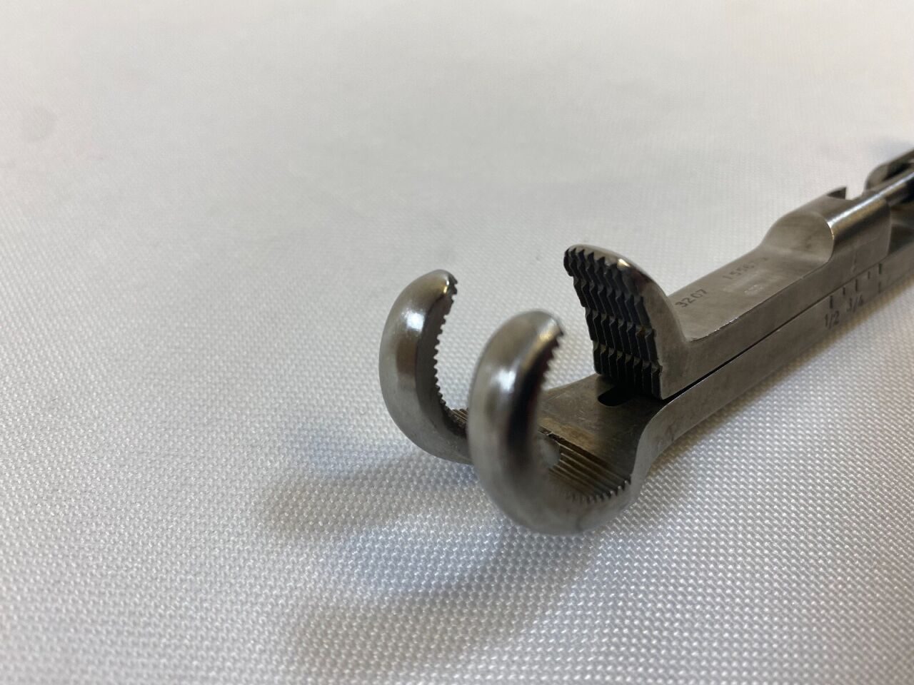 ZIMMER 3207 Lowman Bone Clamp — photo 4