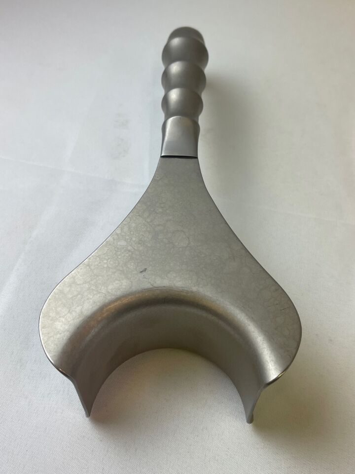 INTEGRA 500-197 DeLee Universal Retractor L: 9.5" 2 1/8" x 3" Deep Blade — photo 4