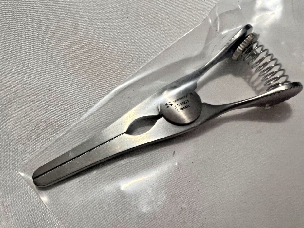 SYMMETRY SURGICAL 37-1051 Glover Straight Bulldog Clamp 27mm Jaw X 3-1/8" Length — photo 2