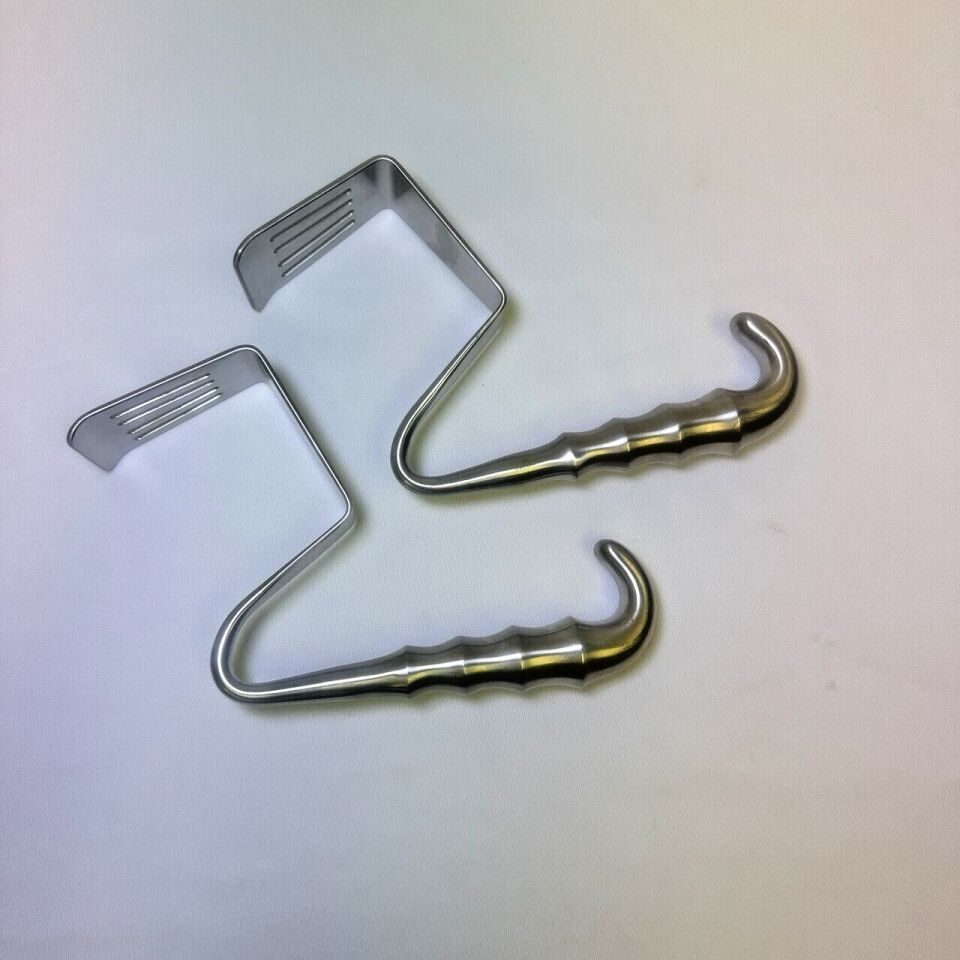 V. MUELLER CH905 Davidson Scapular Retractor Blade 3"x2"