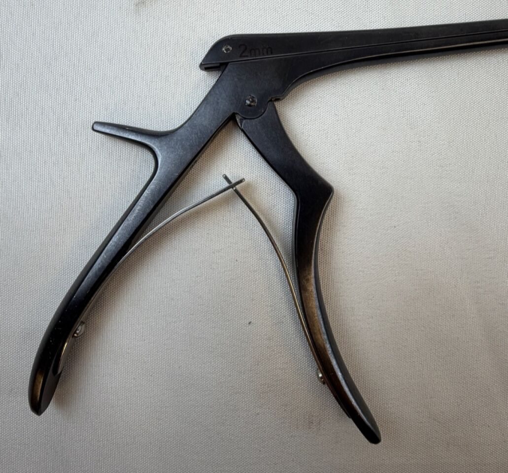 BOSS INSTRUMENTS 70-0690P Panther 2mm x 8" Ceramic Coated Kerrison Rongeur Neuro — photo 5