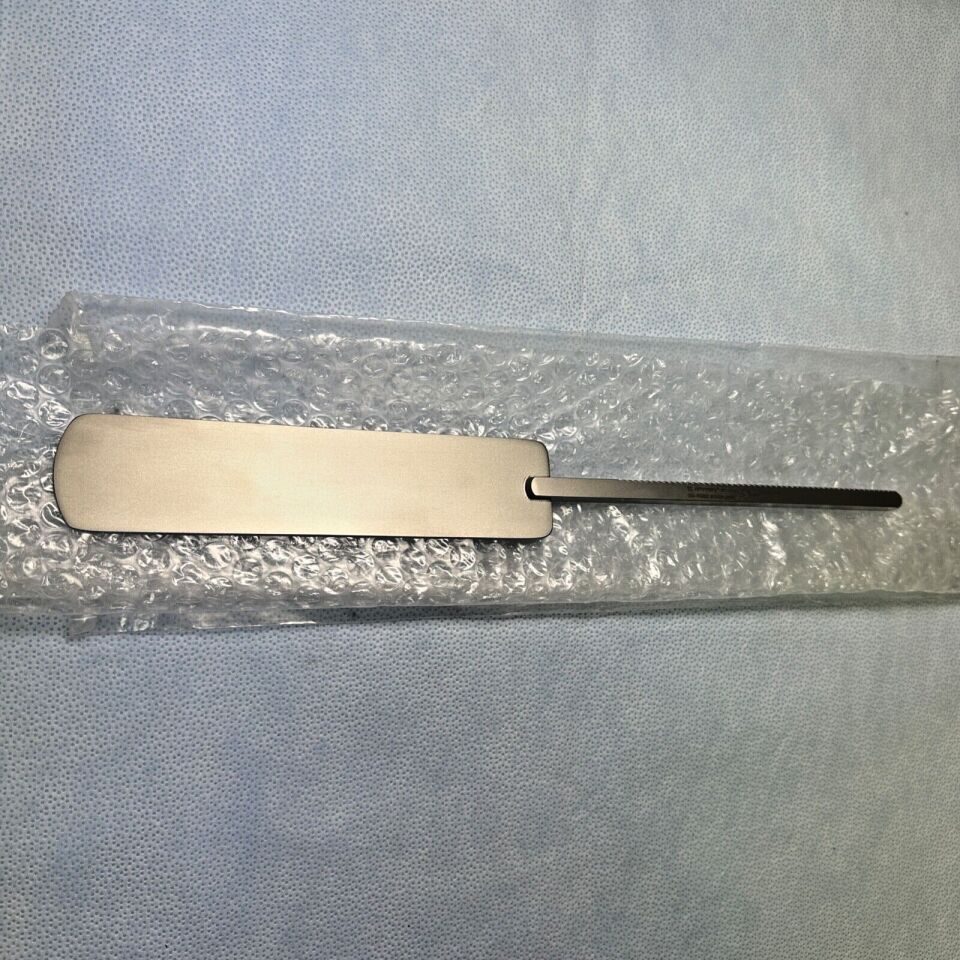 SYMMETRY SURGICAL 50-4562 Malleable Retractor Blade 1.5 in x 6 in — photo 5