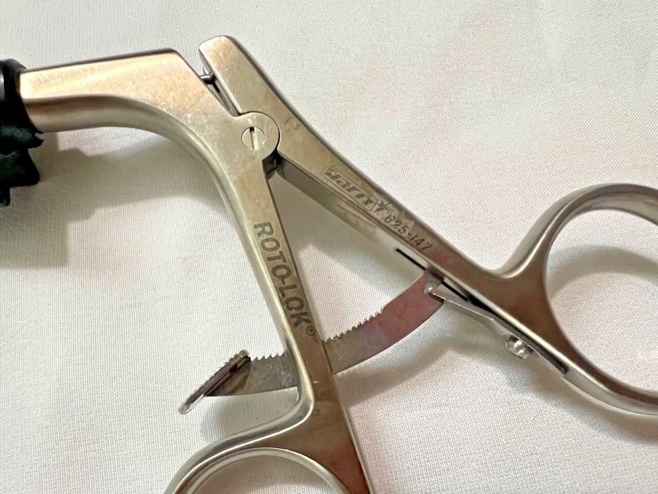 JARIT 625-147 Roto-Lok Babcock Traditional Forcep Insulated 5mm X 13-3/4" — photo 4
