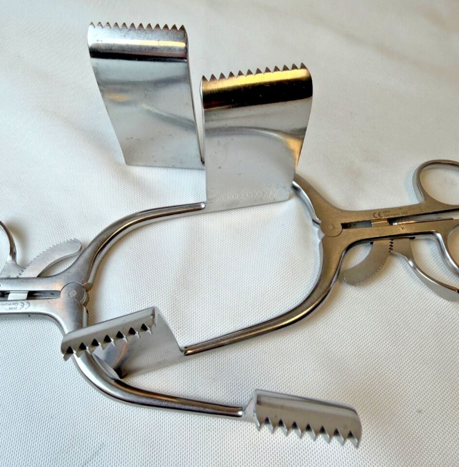 CODMAN 50-8160 / 50-8161 Left & Right Darling Popliteal Self Retaining Retractors — photo 7