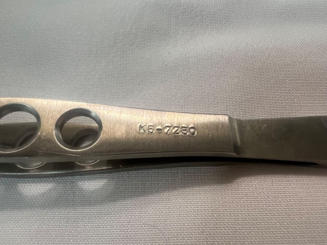 KATENA K5-7250 Kansas Nucleus Fragment Forceps Angled Serrated 4-3/8" Length — photo 3