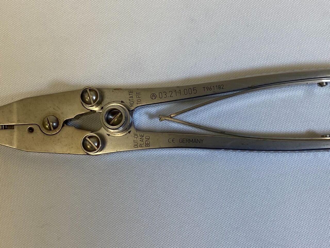 SYNTHES 03.211.005 Bending Pliers for VA Locking Plates — photo 2