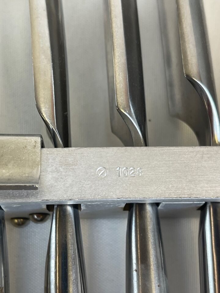 RICHARDS Set of 8 Curved & Straight Gouges w/ Sterilization Rack Ortho — photo 2