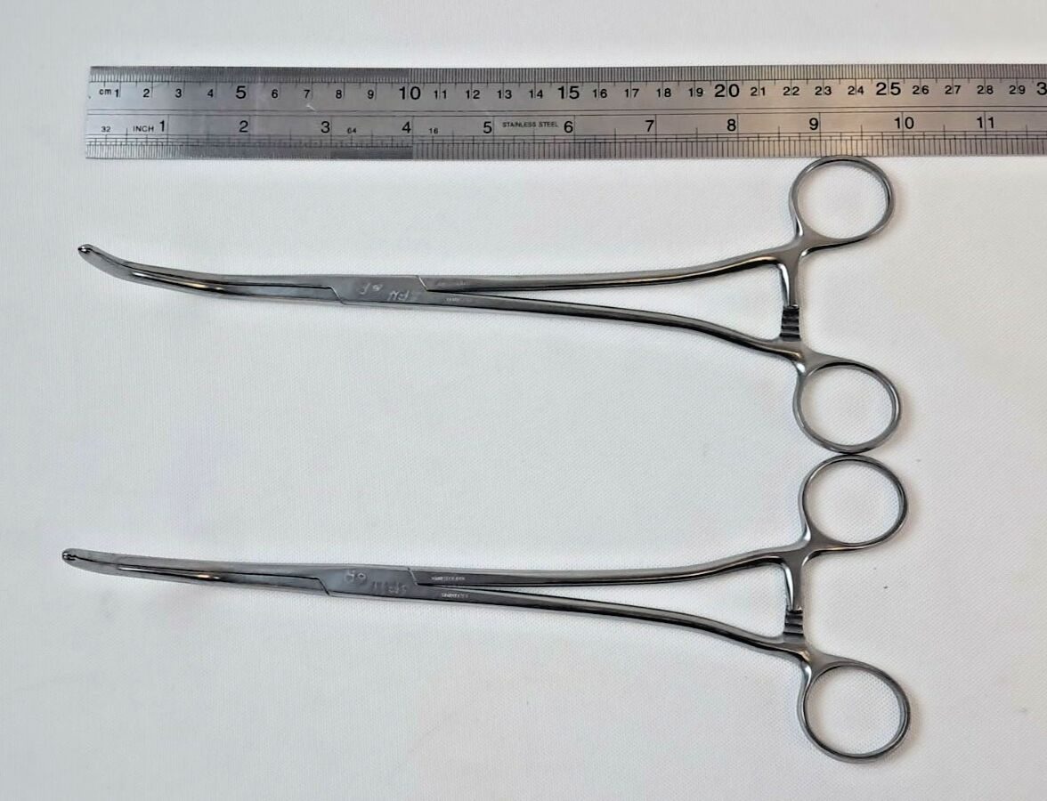 V. MUELLER 9.5" Curved Intestinal Clamp Forceps — photo 6
