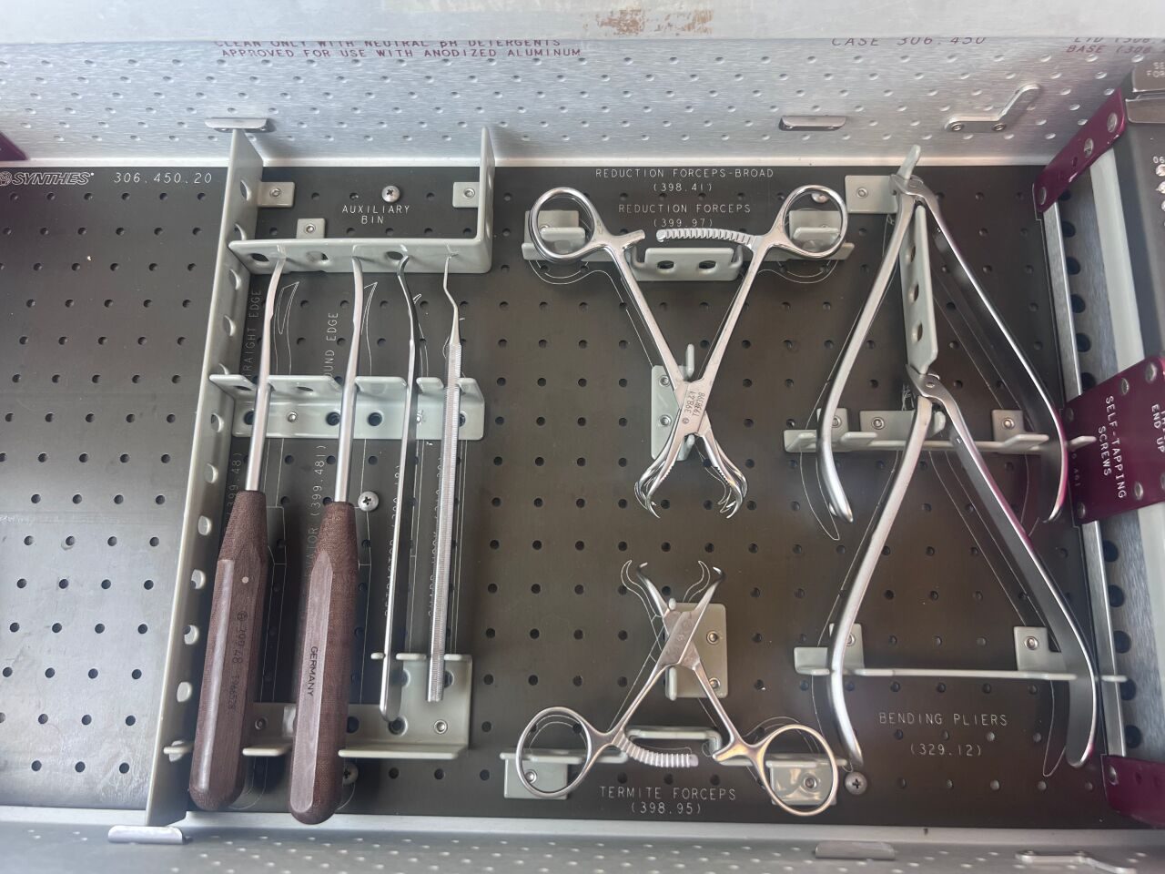 SYNTHES LCP Locking Distal Radius Plate Set — photo 3