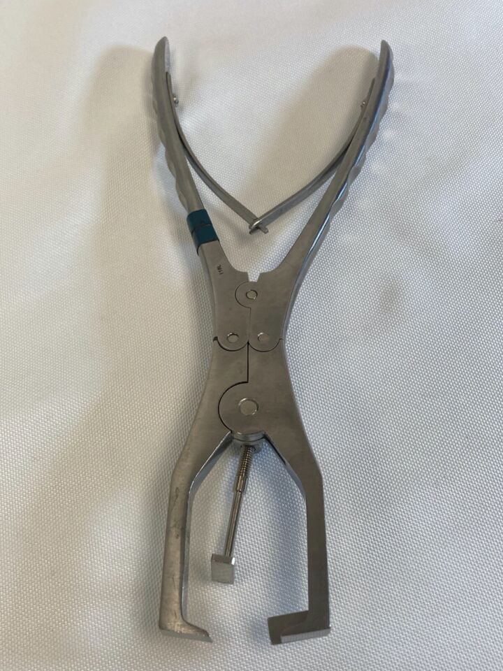 KOROS  Bone Graft Holding Forcep — photo 6