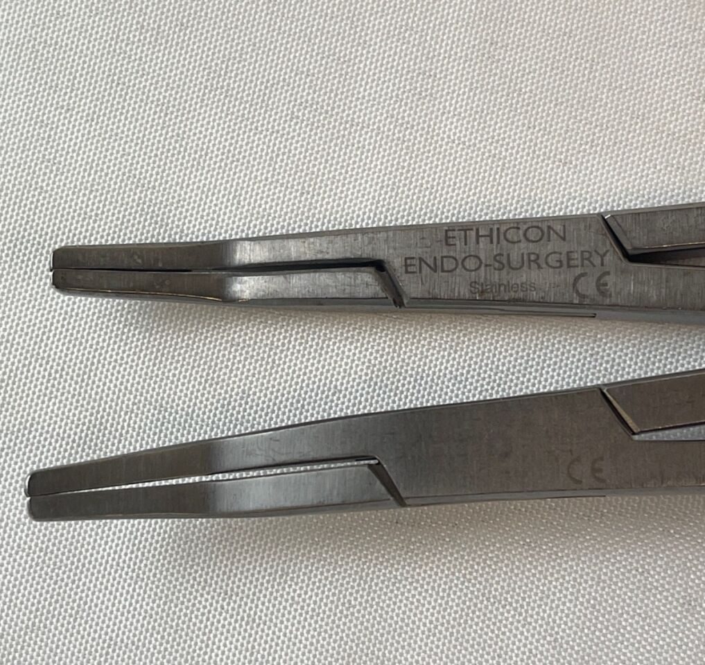 ETHICON LX410 Pair of Large Yellow Multi Patient Clip Appliers 15deg — photo 5