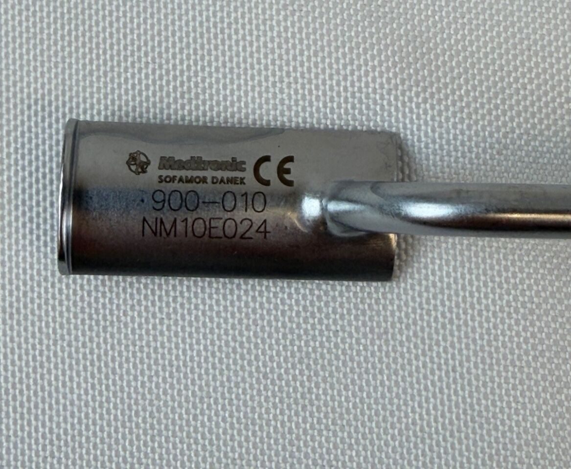 MEDTRONIC 10mm x 90° Small Curved Dural Retractor Blade Sofamor Danek 90010 Small Curved Dural Retractor Blade 10mm 90°Neuro — photo 2
