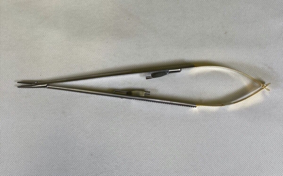 SSI ULTRA 32444 Castroviejo Needle Holder w/ Catch 7" Flat Handle T/C Jaws — photo 1
