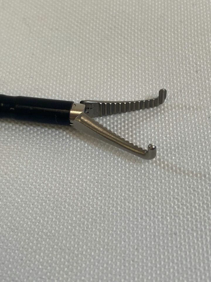 PENTAX MICROLINE 3905 ReNew IV 42cm x 5mm Dissector Forcep Laparoscopic Dissector Forcep — photo 4