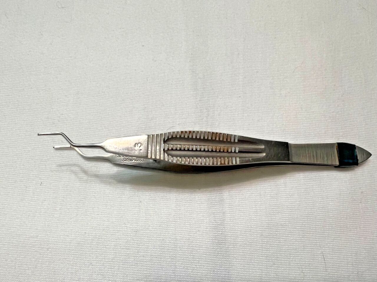 STORZ E1783 Castroviejo Suturing Bayonet Forceps 0.3mm X 4-1/4" L Ophthalmology