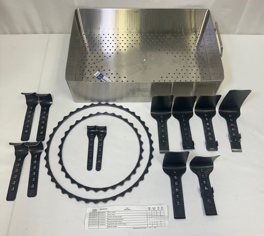 V. MUELLER Various 14 Piece Turner-Warwick Black Retractor Set w Pan — photo 1