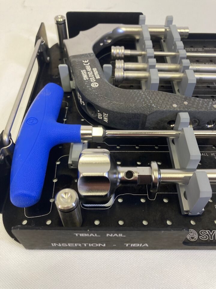 SYNTHES 01.116.040 & 01.116.047 Ti Cannulated Tibial Nail-EX Opening & Insertion Instrument Sets — photo 8