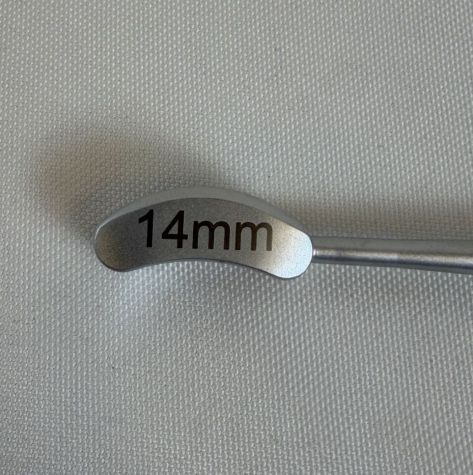 MEDTRONIC 9591430 14mm x 30mm Rectangle CAPSTONE Full Length Trial Spacer — photo 6