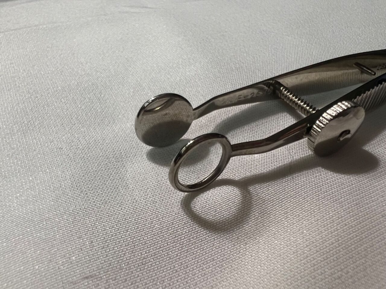 STORZ E2630 Lambert Chalazion Small Forceps 10mm Lower x 8mm Upper Plates — photo 3