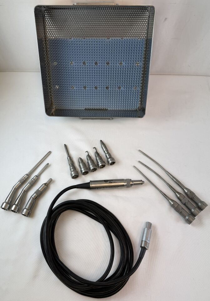 STRYKER 5400-110 CORE  UHT Drill w/ 11 Attachments